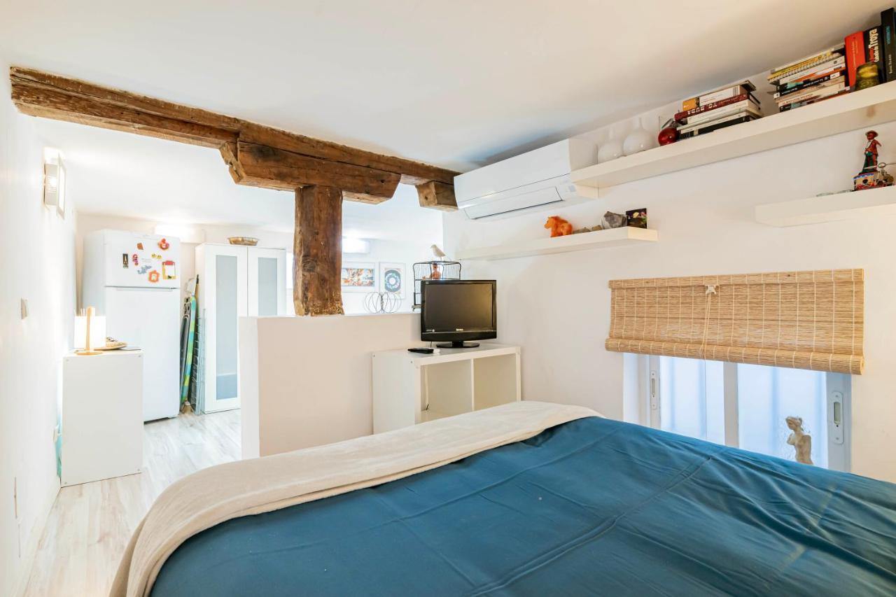 For You Rentals Teatro Real Plaza Apartment Temporal Saint Martin Madrid Tru5 Exterior photo